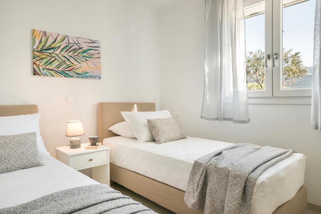 Apollonides Seafront Villa 2 Melete 릭수리 외부 사진